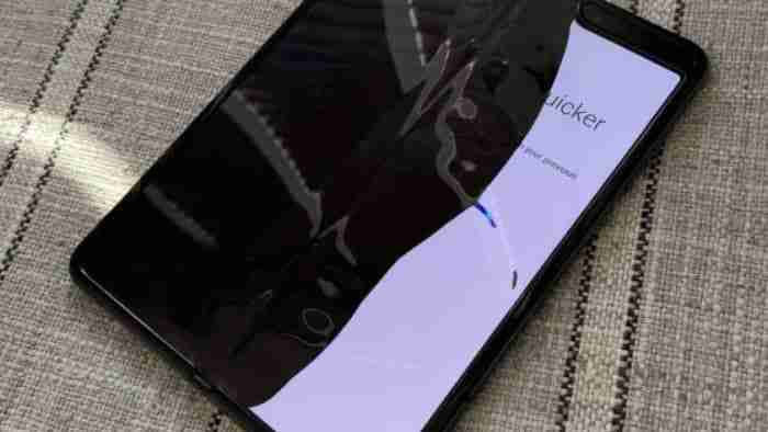 Samsung Galaxy Fold delayed after reviewers report broken screens